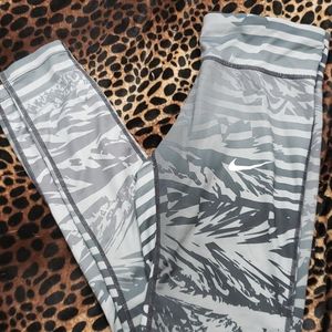 Nike leggings